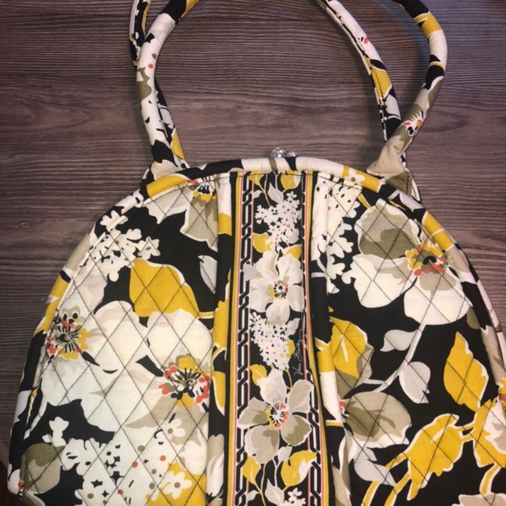 AVAILABLE - VERA BRADLEY snap and kiss purse